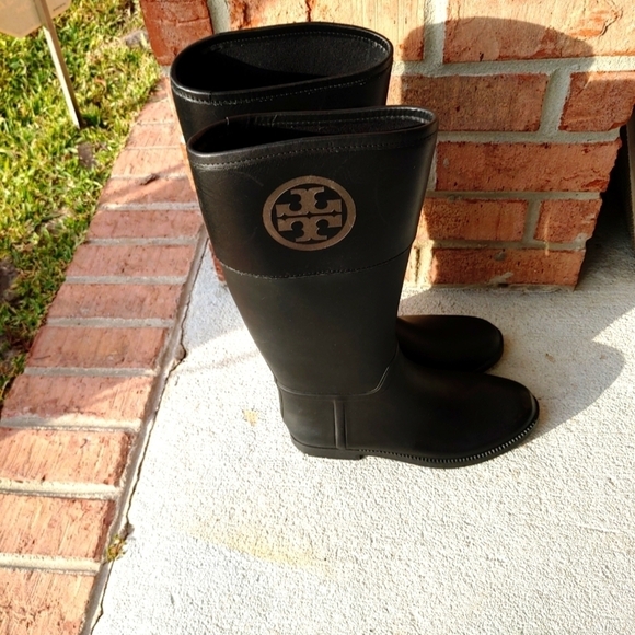 NEW TORY BURCH CLASSIC RUBBER RAIN/WINTER BOOTS W/ LEATHER AT TOP-RARE SIZE 11M - Picture 4 of 5